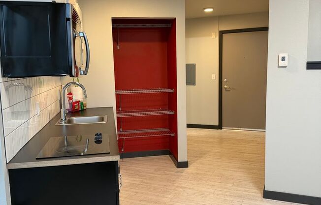 Studio, 1 bath, 297 sqft, $1,068, Unit 209