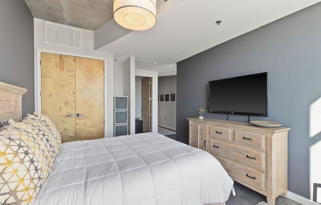 1 bed, 1 bath, $2,295, Unit Unit 1816
