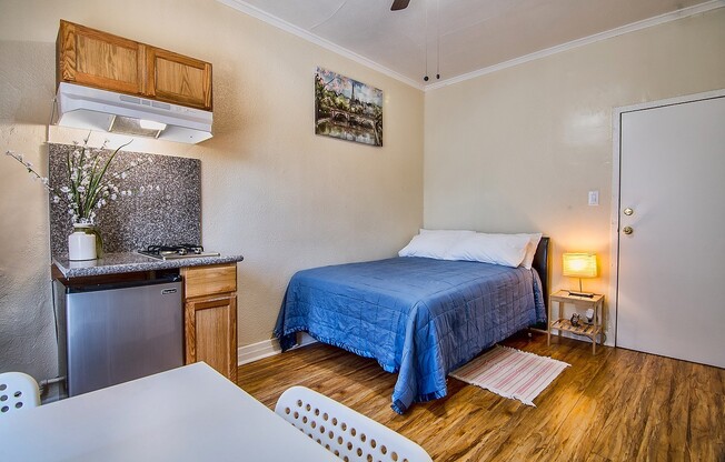 Studio, 1 bath, 164 sqft, $1,095.42, Unit 302