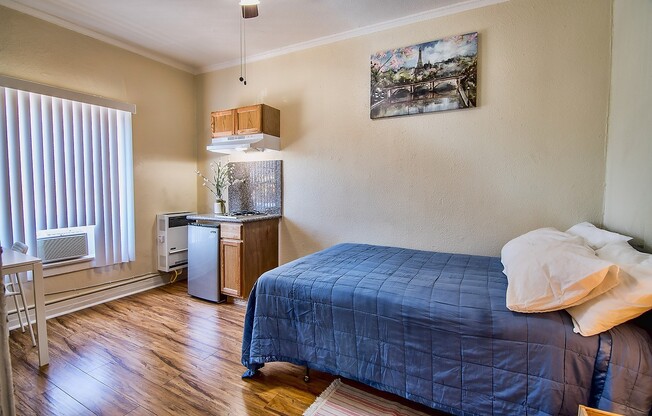 Studio, 1 bath, 164 sqft, $1,095.42, Unit 302