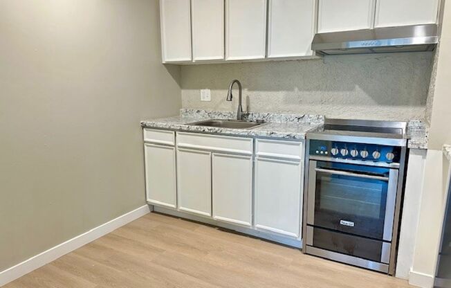 2 beds, 1 bath, 829 sqft, $1,795, Unit 308