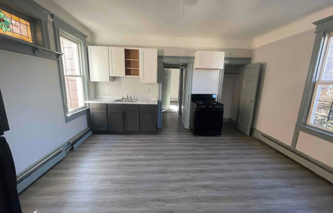 147 Bostwick Ave 1