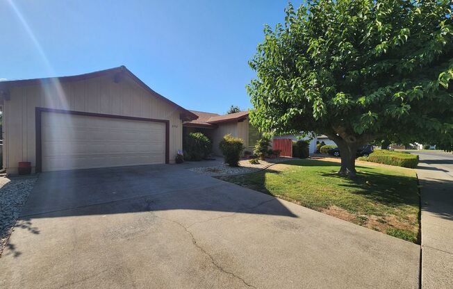 2912 Notre Dame Dr - Sacramento 95826