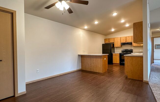 2 beds, 1 bath, 1,295 sqft, $1,440, Unit ML 515-11