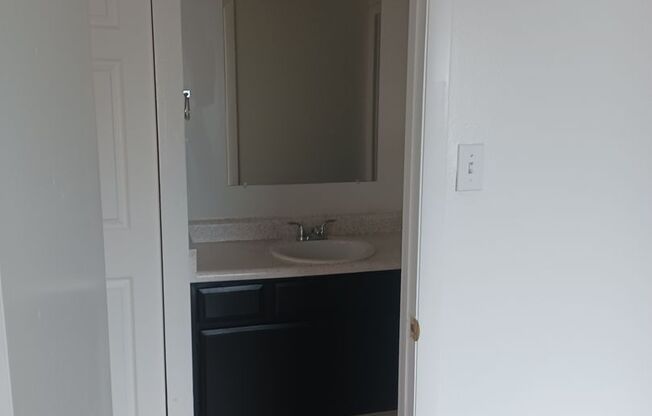 1 bed, 1 bath, 645 sqft, $1,050, Unit 710