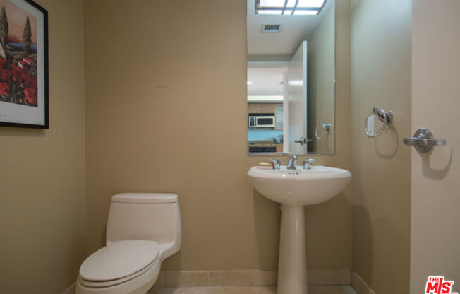 1 bed, 1.5 baths, 959 sqft, $4,495, Unit 719