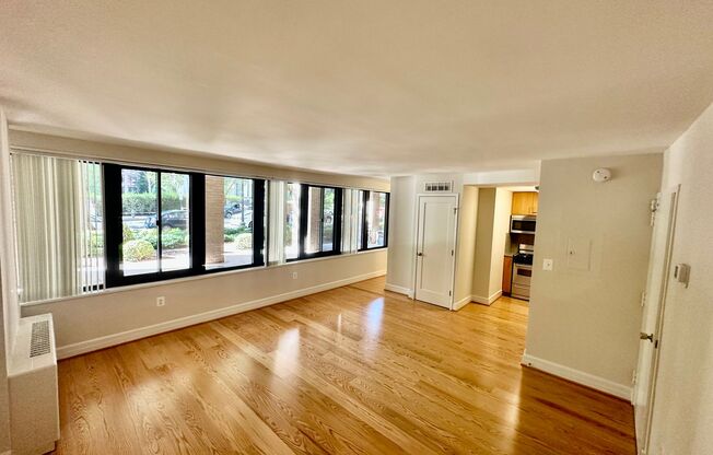 1 bed, 1 bath, 600 sqft, $3,100, Unit 0127