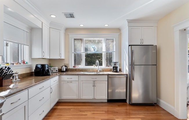 12 ENDICOTT RD