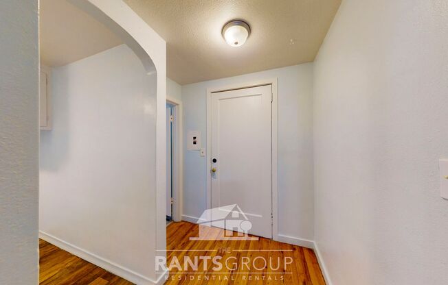 1 bed, 1 bath, 462 sqft, $1,075, Unit B2