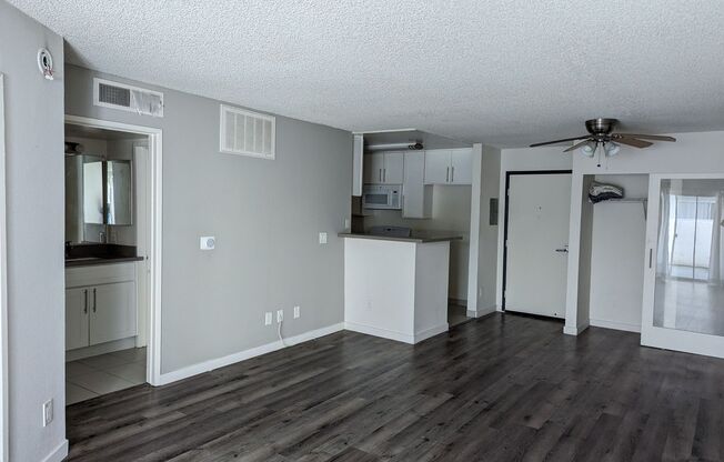 1 bed, 1 bath, 608 sqft, $1,642, Unit 232