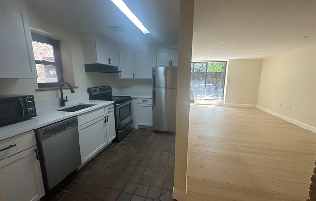 84 Gainsborough St 204