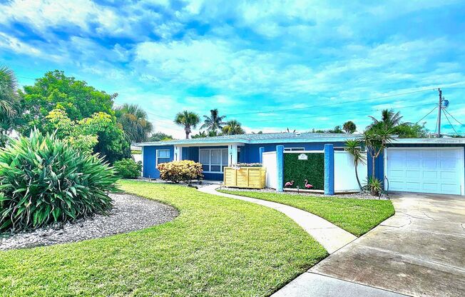 True Cocoa Beach Pool Home- Big Back Yard and Inground Pool