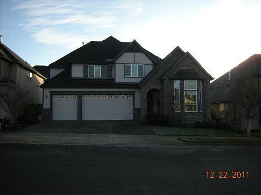 5 Bedroom 3 full bath - 3 car garage - Fenced yard