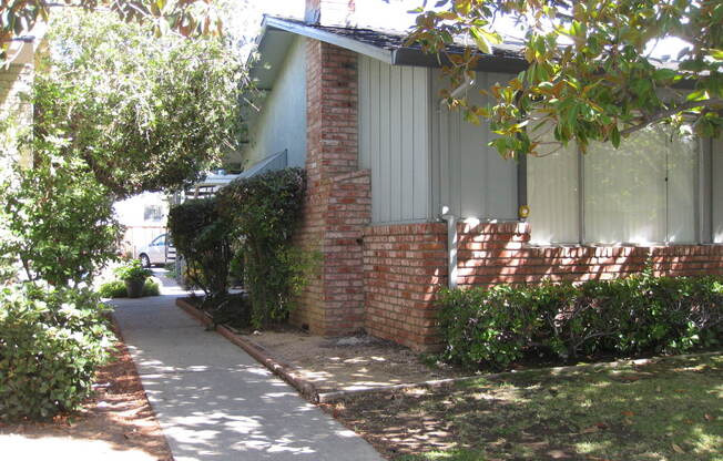 Hollis Avenue