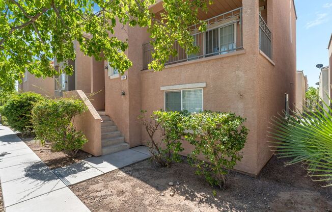 Beautiful Tri-Level Home with Mountain View!!