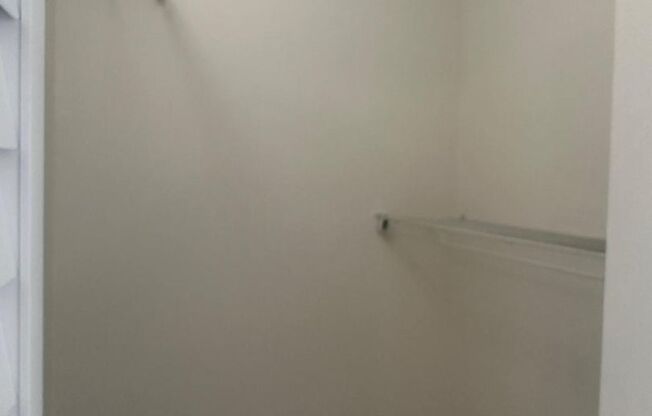 1 bed, 1 bath, 315 sqft, $1,500, Unit 122