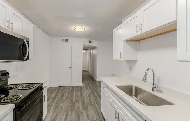 2 beds, 1 bath, 880 sqft, $1,199, Unit 232