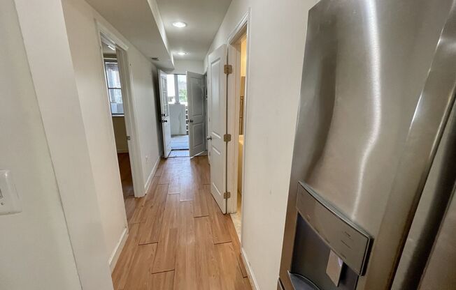 1 bed, 1.5 baths, $1,895, Unit B