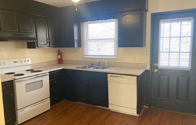 QT - 2301A - 2301C Yanceyville St.