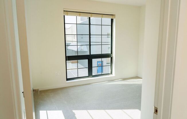 2 beds, 1 bath, 795 sqft, $1,700, Unit 210