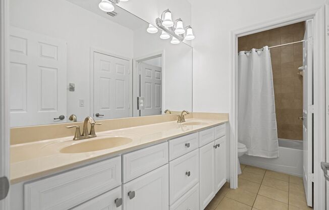 Luxury Furnished Rental in Doral – 12 or 7-Month Lease Option