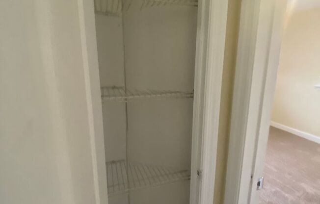 1 bed, 1 bath, $995, Unit 2712B