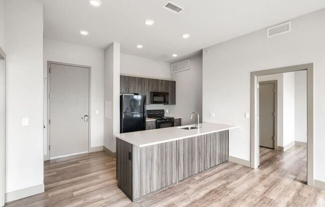 2 beds, 2 baths, 708 sqft, $1,850, Unit 500
