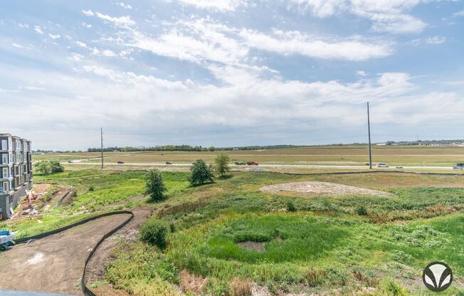 2 beds, 2 baths, 1,043 sqft, $1,665, Unit YH-3042