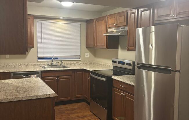 2 beds, 1 bath, 900 sqft, $1,350, Unit MT07