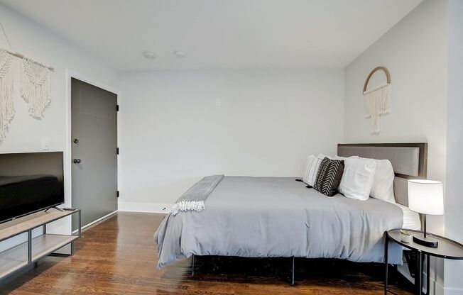 Victory Parkway Apartments - 1