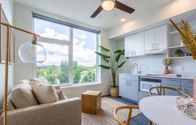 Studio, 1 bath, 252 sqft, $1,050, Unit 606