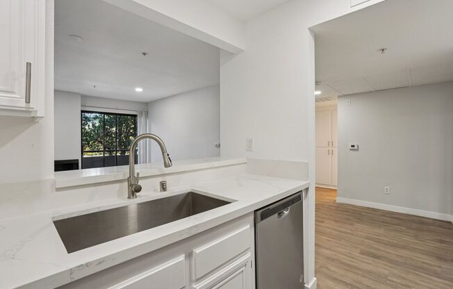 1 bed, 1 bath, 700 sqft, $1,648, Unit 107