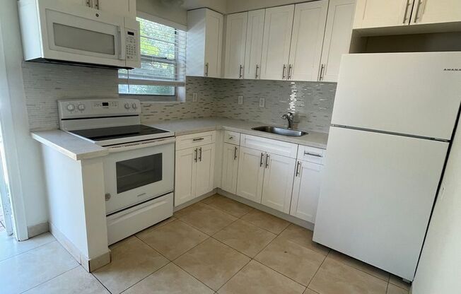 10 SW 30TH CT