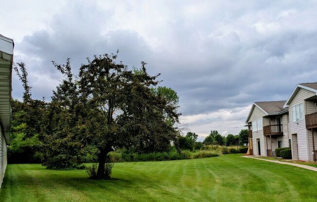 2 beds, 1 bath, 1,100 sqft, $1,319, Unit 1053 8305