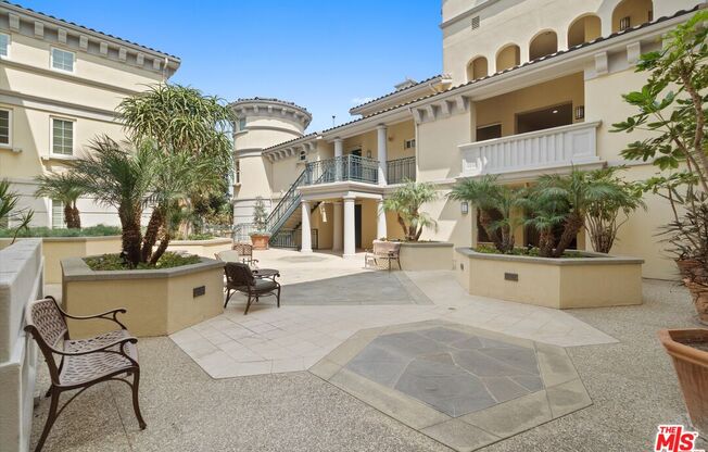 7101 Playa Vista Dr