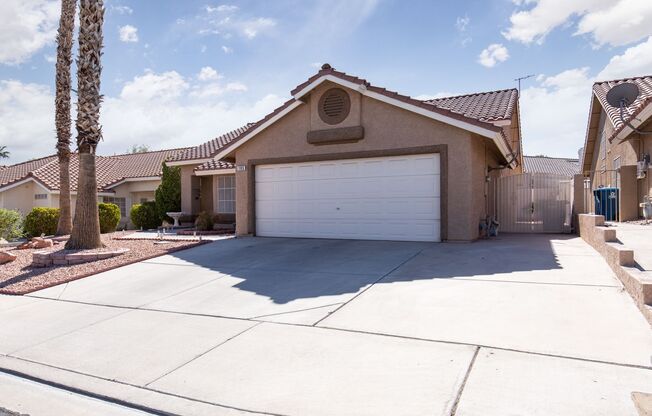 Henderson Single Story next to the Mountains