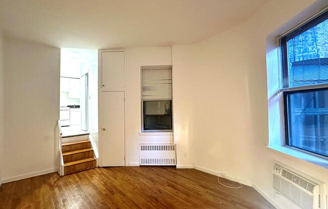 1 bed, 1 bath, $3,000, Unit 1A