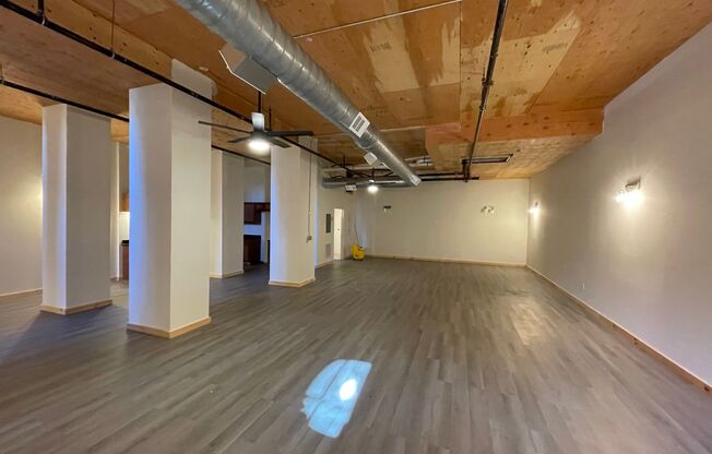 1 bed, 1 bath, 1,350 sqft, $1,650, Unit 1102