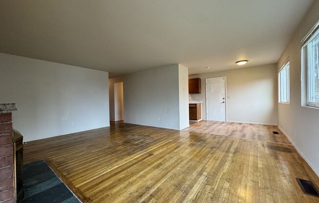 Cozy and quiet 3 bed 1 bath rambler in South Seattle