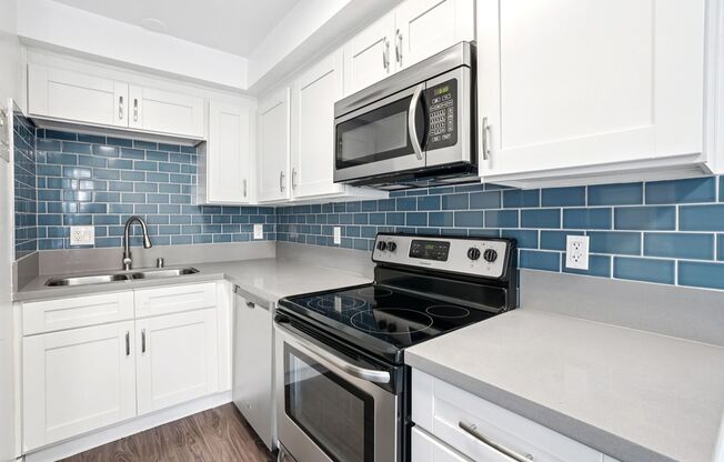 Studio, 1 bath, 350 sqft, $2,398, Unit 208