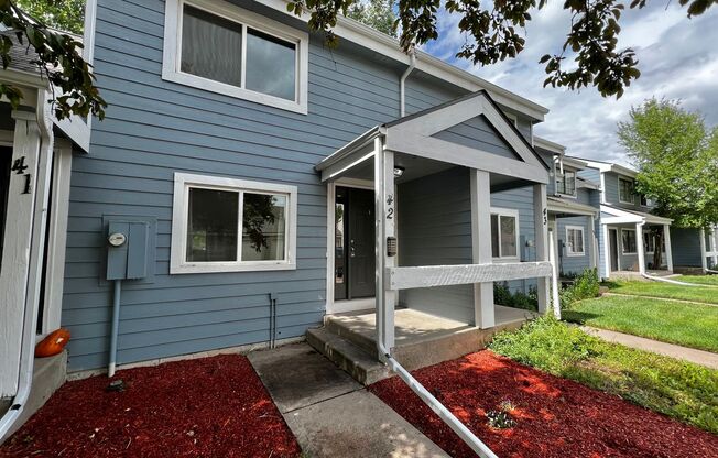 Charming 2 Bed 1.5 Bath Townhome in West Fort Collins!