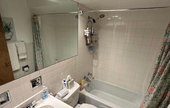 1 bed, 1 bath, $1,925, Unit 251