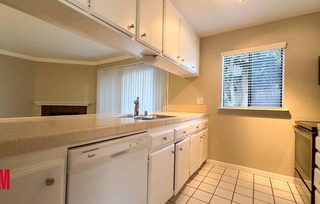 2 beds, 1.5 baths, $3,295, Unit 6