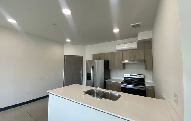 1 bed, 1 bath, 700 sqft, $1,295, Unit Unit 303