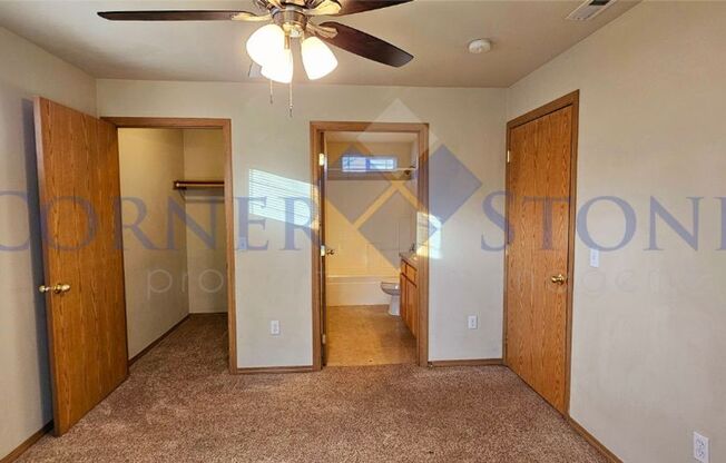 2 beds, 2 baths, 945 sqft, $1,500, Unit Sagecrest #5111