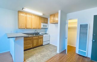 5725-29 Vineland Ave