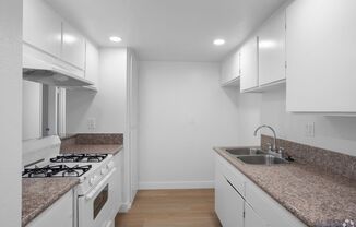 1 bed, 1 bath, 700 sqft, $1,875, Unit 33