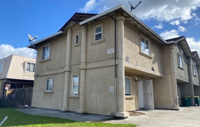 Spacious, 3 Bed, 2 Bath Townhouse