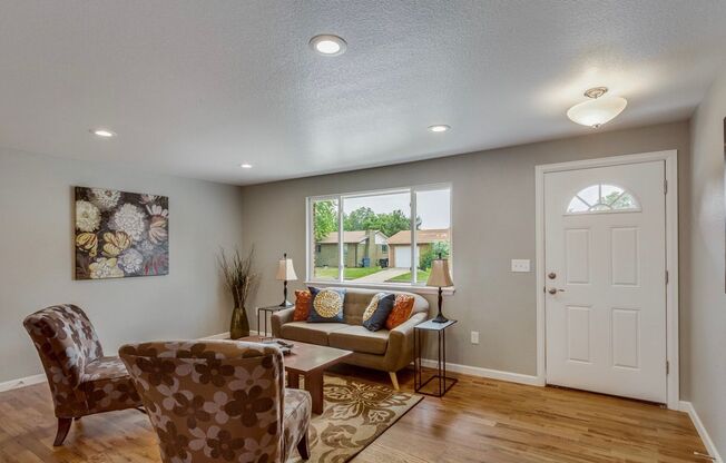 Modern 3 Bedroom 1 Bath Near Downtown Longmont!
