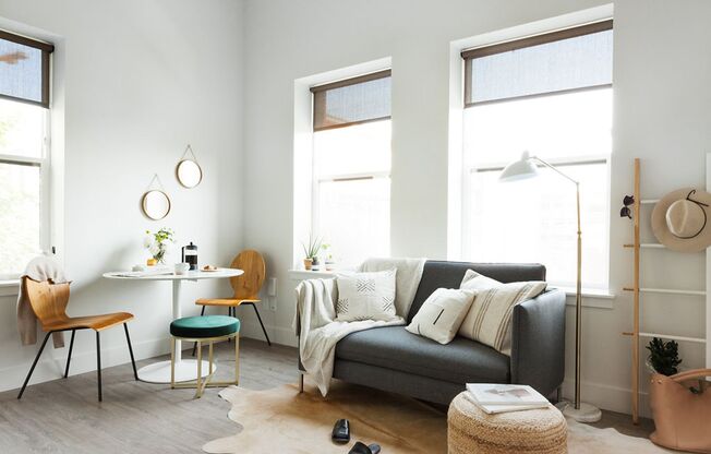 Studio, 1 bath, 356 sqft, $1,250, Unit 504